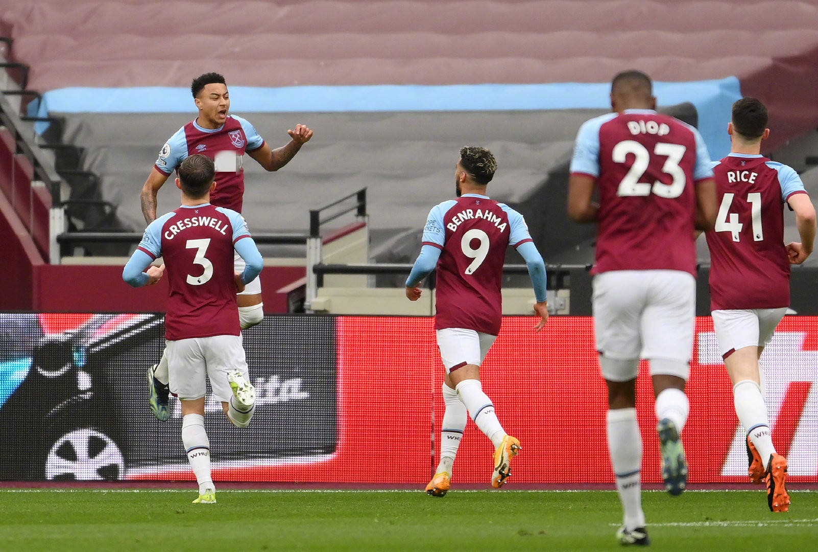 胯下运球接 胯下运球接